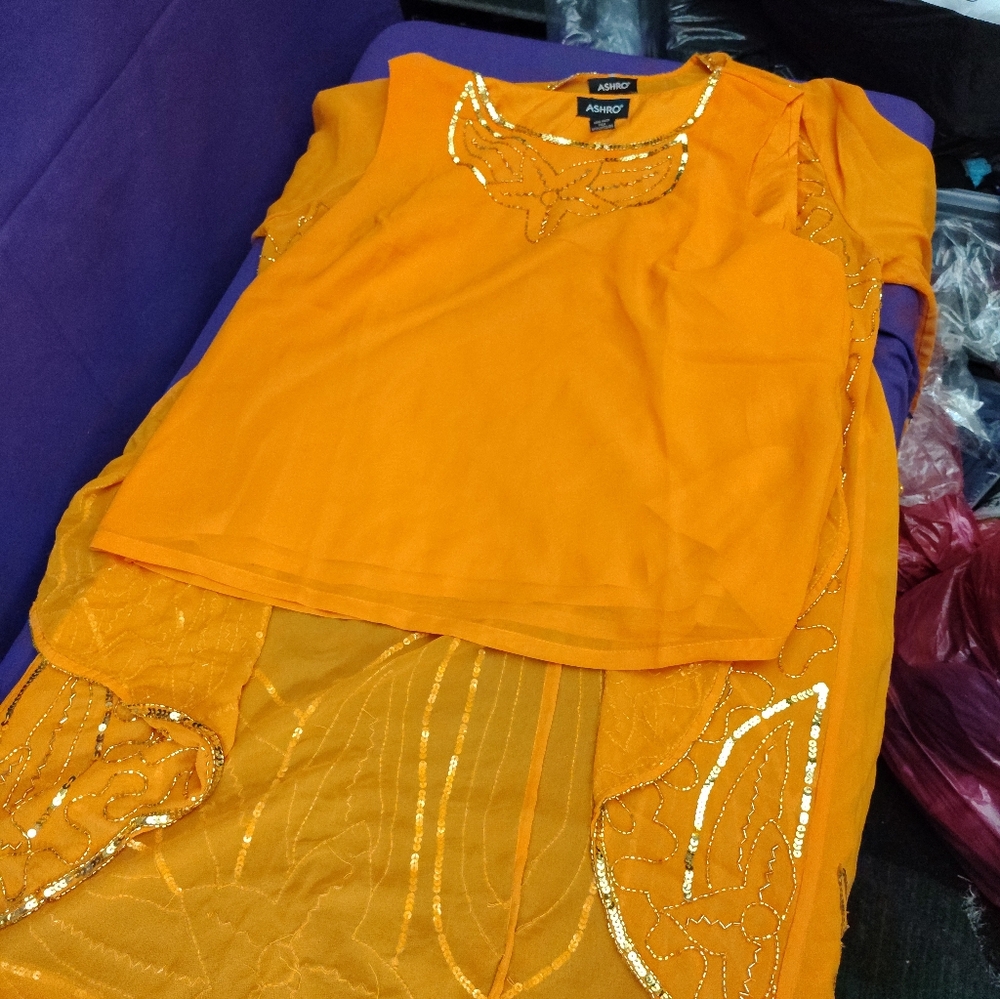 Ashro 3 Piece Set with Embellishments - Picture 7 of 11